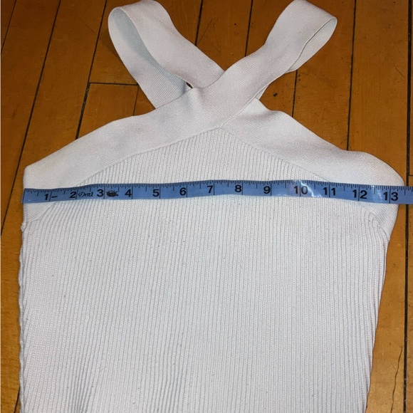 Crossed sleeve crop top - Picture 5 of 7